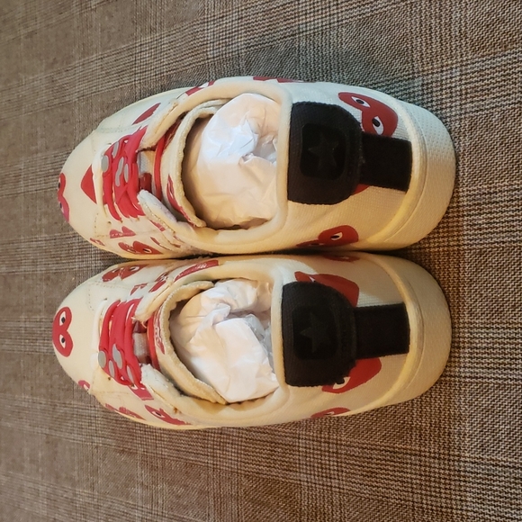 Play Sneakers - Picture 2 of 12